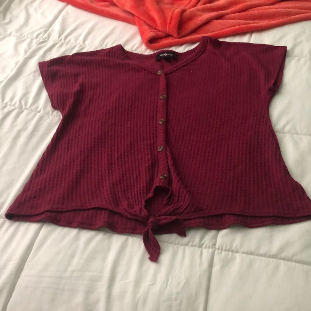 Maroon, cropped t-shirt